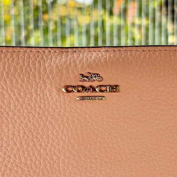 COACH Womens Faded Blush Pebbled Leather Snap Closure Wallet - Picture 2 of 14